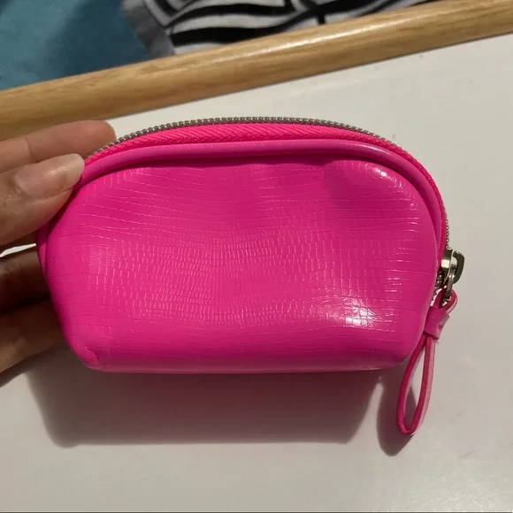 Victoria’s Secret neon pink coin 👛 purse. - Picture 1 of 12